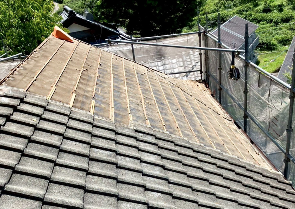 屋根瓦葺き替え