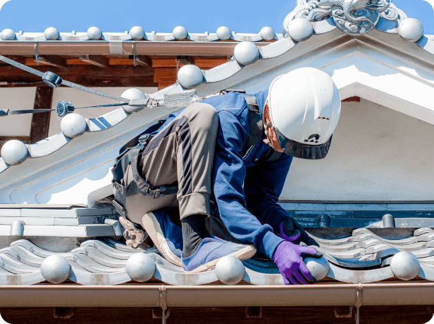 屋根修理の様子